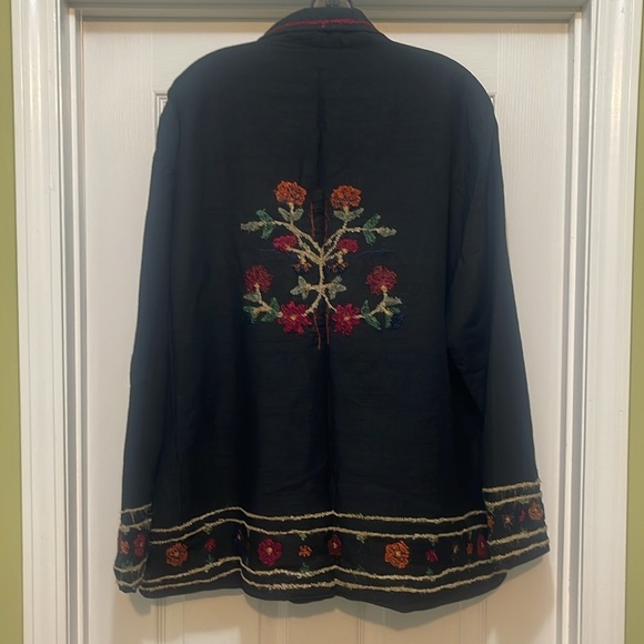 Units - silk blend black jacket with floral crewel embroidery - size XL - Picture 2 of 5